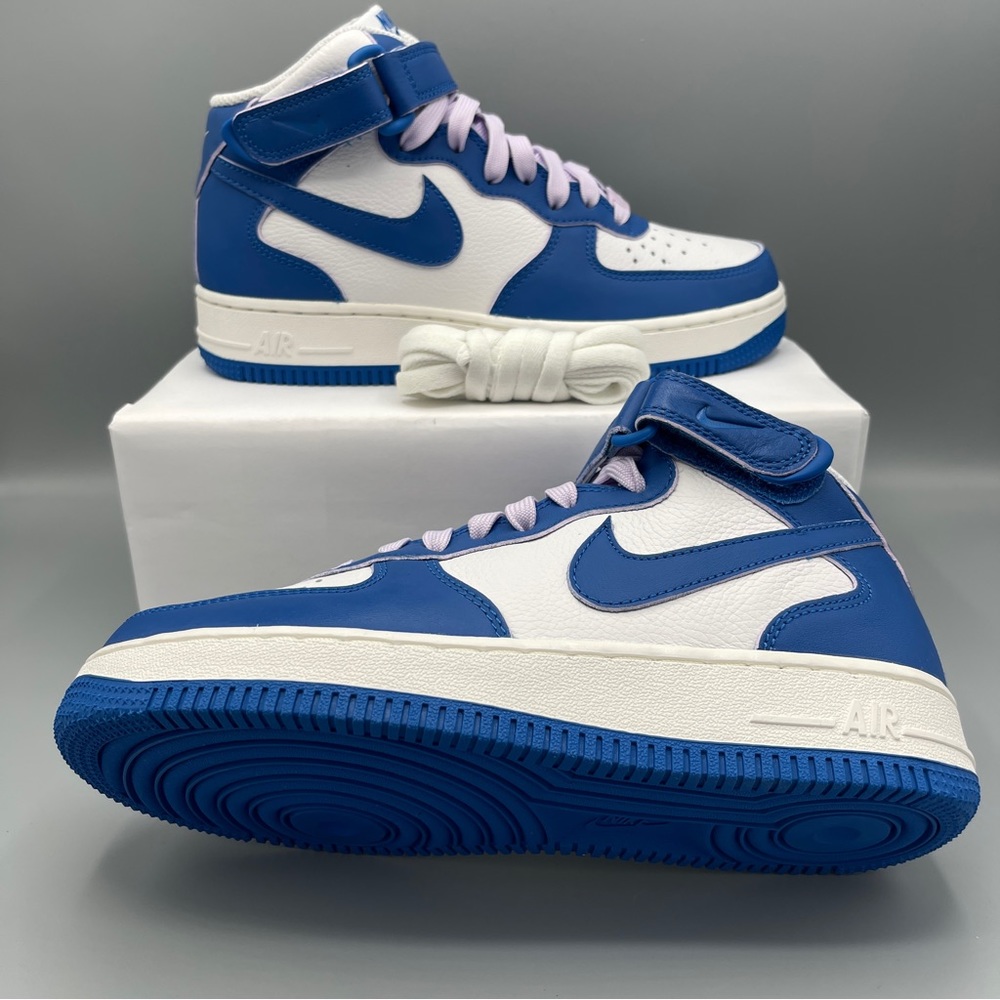 Women's Air Force 1 '07 Mid - Classic White and Military Blue Size 7 - Picture 13 of 14
